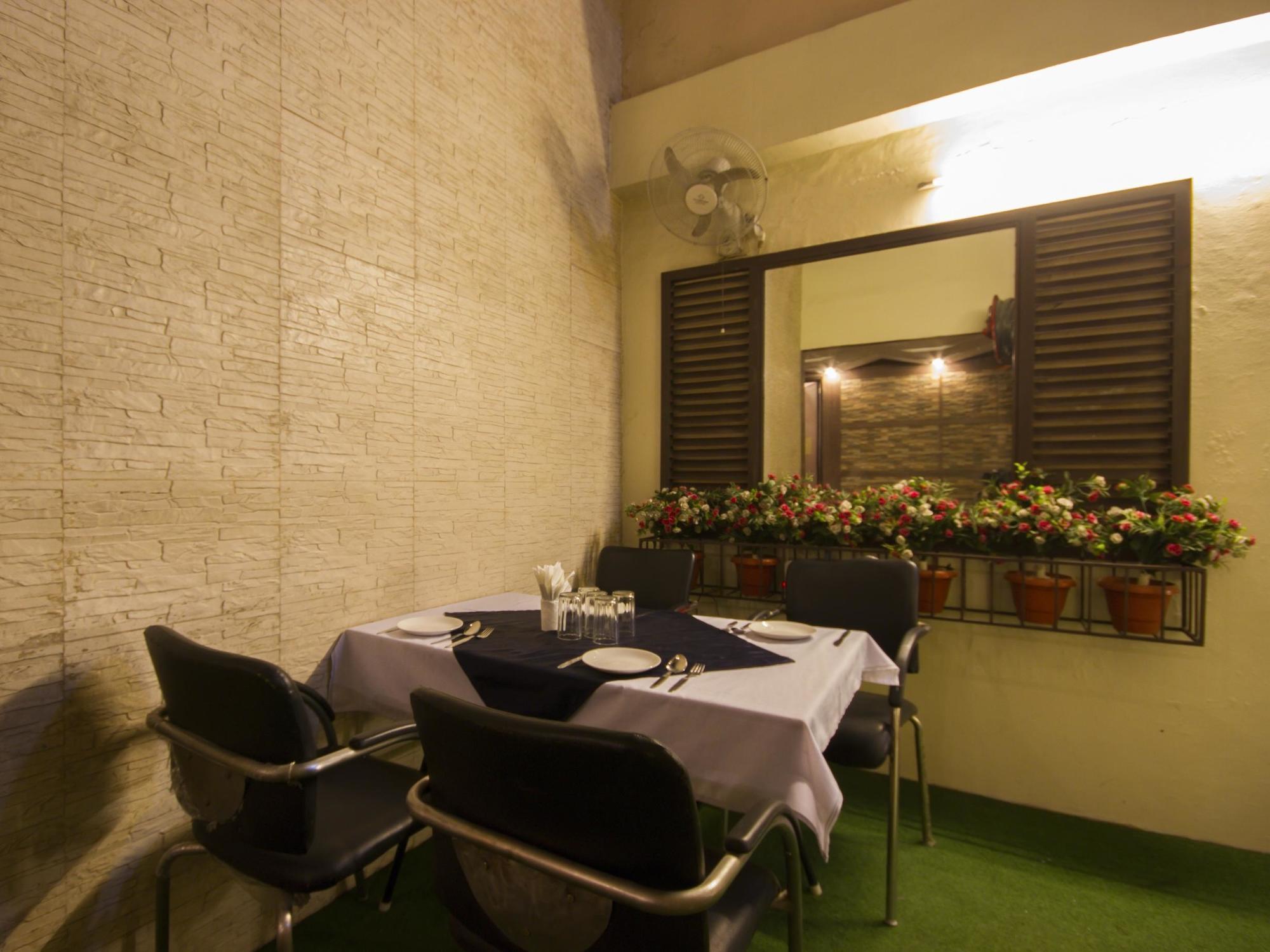 Hotel Sunstar Heights Delhi  Bagian luar foto
