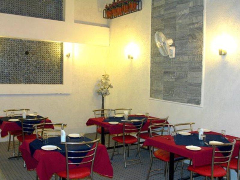 Hotel Sunstar Heights Delhi  Bagian luar foto