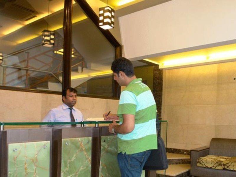 Hotel Sunstar Heights Delhi  Bagian luar foto