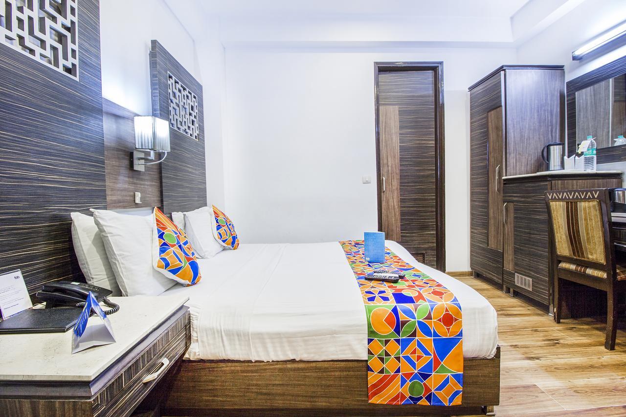 Hotel Sunstar Heights Delhi  Bagian luar foto