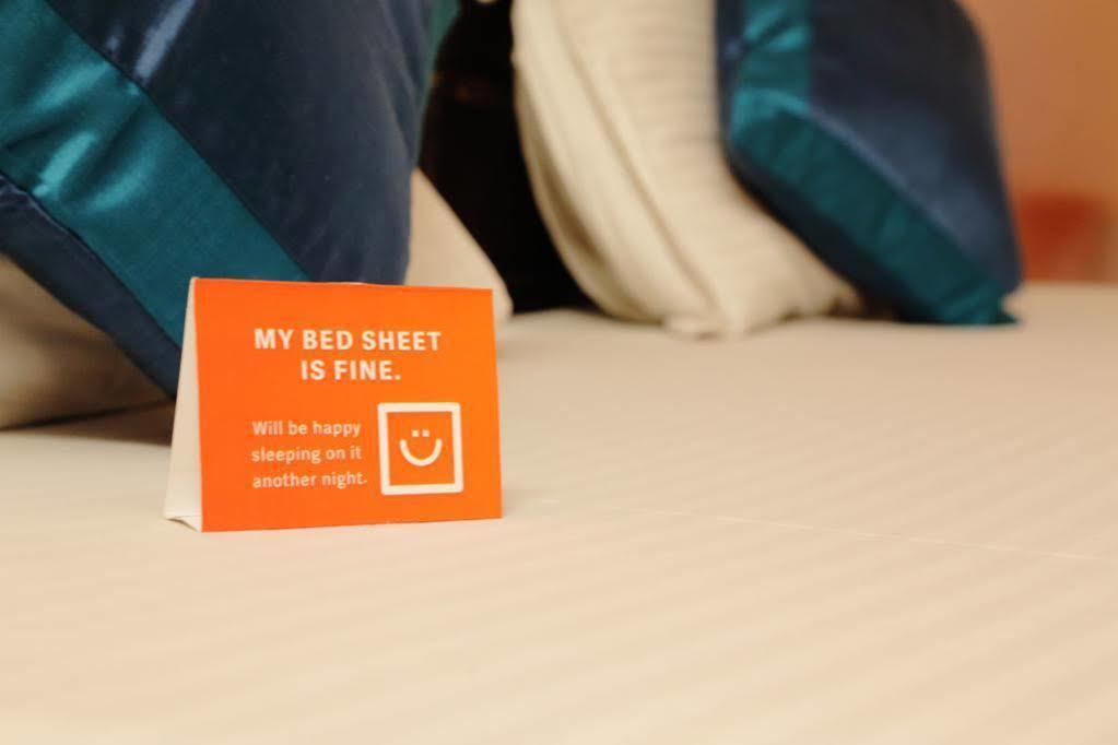 Hotel Sunstar Heights Delhi  Bagian luar foto